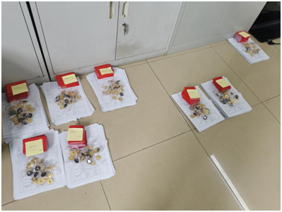 (图为学院提前安排人员、准备物资)